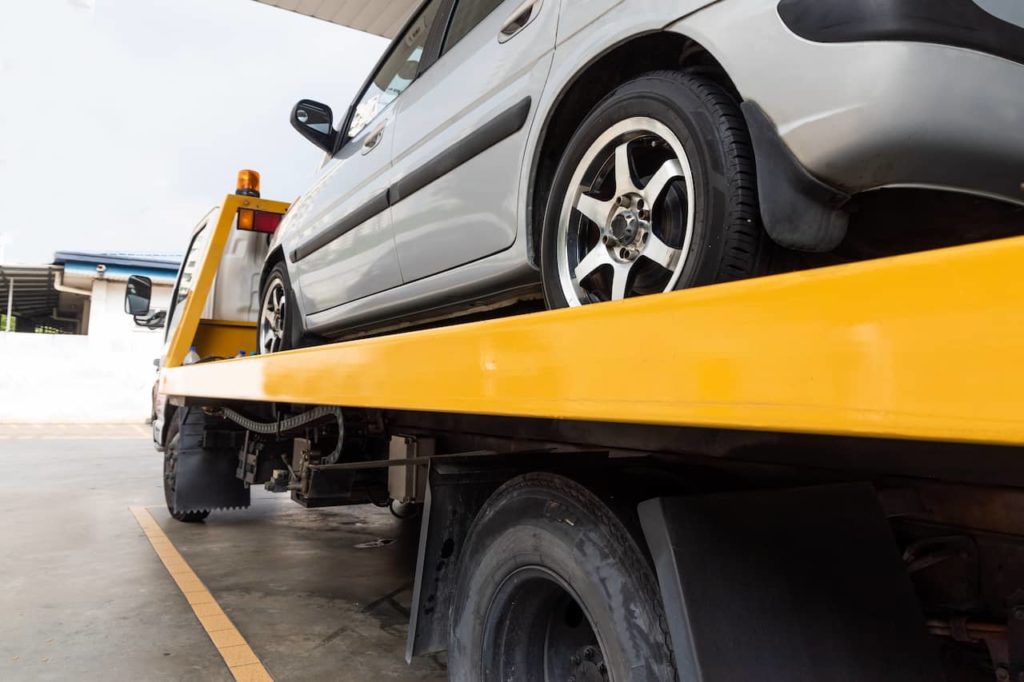 Guide To How To Start a Towing Business From Scratch